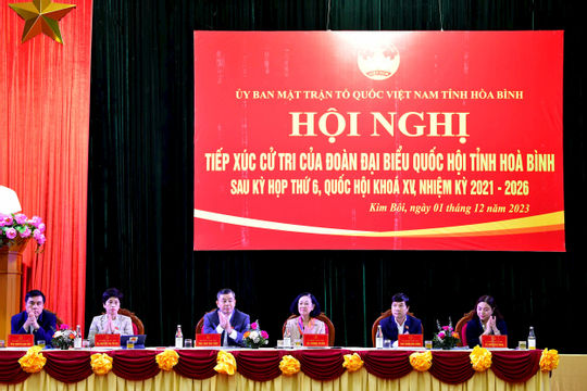 Thường trực Ban Bí thư Trương Thị Mai tiếp xúc cử tri tỉnh Hòa Bình