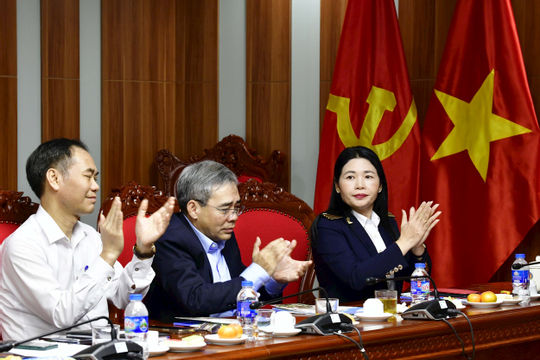 Báo Kiểm toán đoàn kết, đổi mới, hoàn thành tốt các nhiệm vụ được giao Báo Kiểm toán đoàn kết, đổi mới, hoàn thành tốt các nhiệm vụ được giao