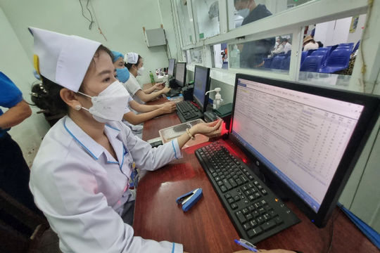 Chuyển đổi số toàn diện, lấy người dân, doanh nghiệp làm trung tâm