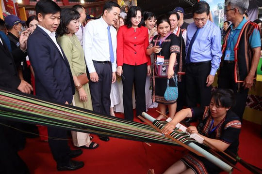 Thành phố Hồ Chí Minh quy tụ nhiều sản phẩm đặc sản vùng miền  Thành phố Hồ Chí Minh quy tụ nhiều sản phẩm đặc sản vùng miền