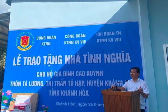 Kiểm toán nhà nước khu vực VIII trao tặng nhà tình nghĩa