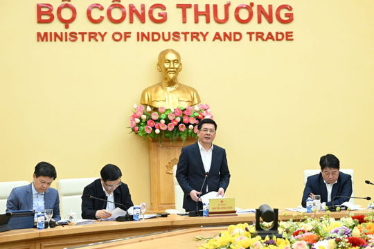 Triển khai các dự án điện khí, điện gió ngoài khơi gặp nhiều thách thức