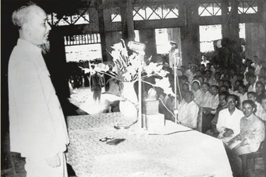 Đừng để như một cái hòm đựng sách Đừng để như một cái hòm đựng sách