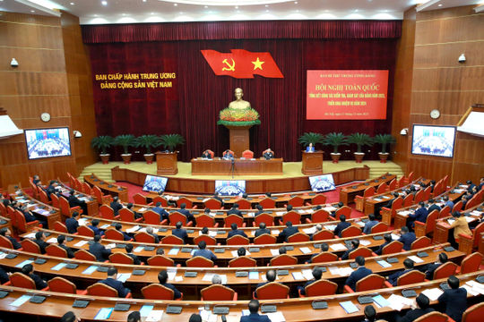 Nâng cao hơn nữa nhận thức và trách nhiệm đối với công tác kiểm tra, giám sát  Nâng cao hơn nữa nhận thức và trách nhiệm đối với công tác kiểm tra, giám sát