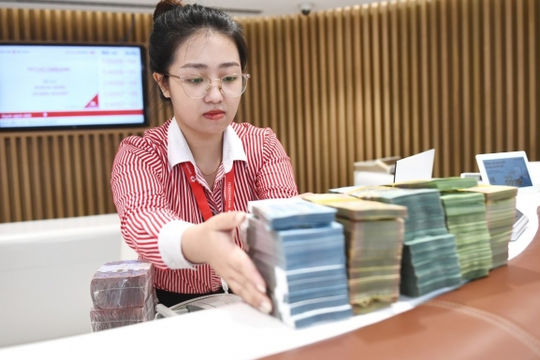 “Gió đảo chiều” trên thị trường tiền tệ, giá vàng trở lại nhịp bình ổn