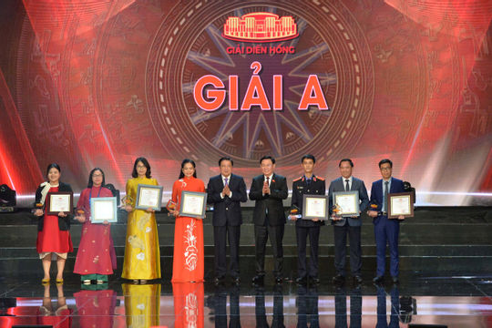 Vinh danh 79 tác phẩm báo chí đoạt Giải Diên Hồng lần thứ 2