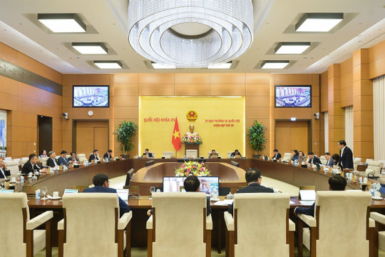 Đề xuất bố trí hơn 63.000 tỷ đồng cho 32 dự án giao thông và cấp điện ra Côn Đảo Đề xuất bố trí hơn 63.000 tỷ đồng cho 32 dự án giao thông và cấp điện ra Côn Đảo