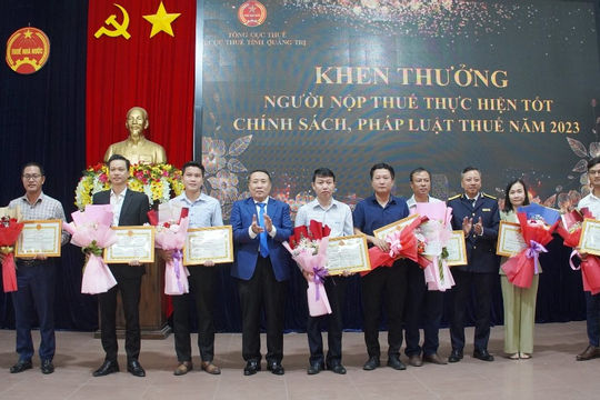 Quảng Trị: Khen thưởng hơn 80 doanh nghiệp, hộ kinh doanh thực hiện tốt chính sách thuế Quảng Trị: Khen thưởng hơn 80 doanh nghiệp, hộ kinh doanh thực hiện tốt chính sách thuế