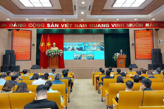 Trao đổi thông tin về các dự án đầu tư xây dựng tuyến đường bộ cao tốc Bắc - Nam