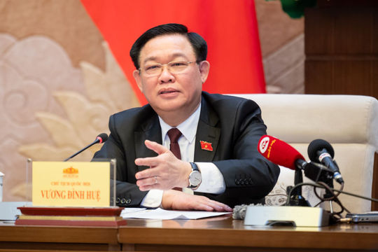 Một năm bận rộn, Quốc hội sáng đèn vì quốc kế dân sinh