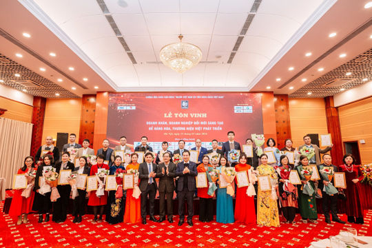 Vinh danh 30 doanh nghiệp tiêu biểu về đổi mới sáng tạo Vinh danh 30 doanh nghiệp tiêu biểu về đổi mới sáng tạo