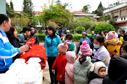 Tuổi trẻ Kiểm toán nhà nước mang hơi ấm cho trẻ em nghèo nơi địa đầu Tổ quốc