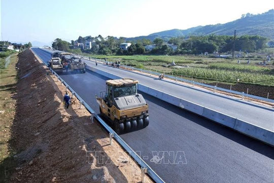 Triển khai thí điểm một số chính sách đặc thù về đầu tư xây dựng công trình đường bộ