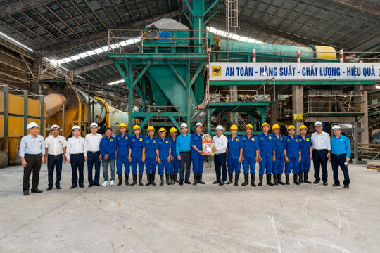 Tập đoàn Hoá chất Việt Nam: Nỗ lực chăm lo Tết cho người lao động  Tập đoàn Hoá chất Việt Nam: Nỗ lực chăm lo Tết cho người lao động