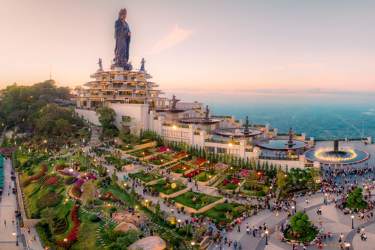Tây Ninh: Tổng doanh thu du lịch ước đạt 2.000 tỷ đồng Tây Ninh: Tổng doanh thu du lịch ước đạt 2.000 tỷ đồng