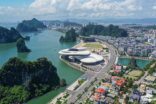 Quảng Ninh lên kịch bản tăng trưởng kinh tế 2 con số trong năm 2024 Quảng Ninh lên kịch bản tăng trưởng kinh tế 2 con số trong năm 2024
