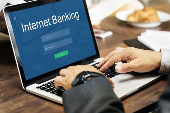 Hết tắc ATM, ngân hàng lại nghẽn chuyển tiền online ngày Tết, khách than trời Hết tắc ATM, ngân hàng lại nghẽn chuyển tiền online ngày Tết, khách than trời