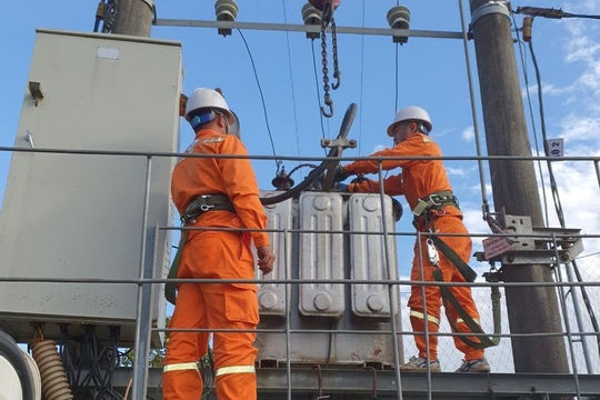 Phê duyệt Kế hoạch sản xuất kinh doanh và đầu tư phát triển của EVN