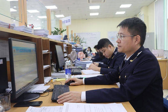 Hải quan Hải Phòng thu ngân sách gần 5.300 tỷ đồng trong tháng đầu năm Hải quan Hải Phòng thu ngân sách gần 5.300 tỷ đồng trong tháng đầu năm