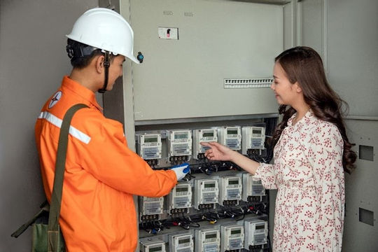 EVNHANOI: Thay đổi lịch ghi chỉ số công tơ nâng cao chất lượng dịch vụ khách hàng  EVNHANOI: Thay đổi lịch ghi chỉ số công tơ nâng cao chất lượng dịch vụ khách hàng