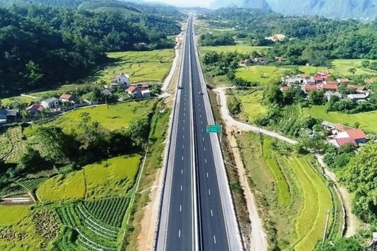 Cao Bằng: Đẩy nhanh tiến độ các công trình giao thông trọng điểm Cao Bằng: Đẩy nhanh tiến độ các công trình giao thông trọng điểm