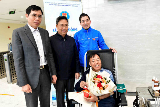 Một giọt máu cho đi - một cuộc đời ở lại