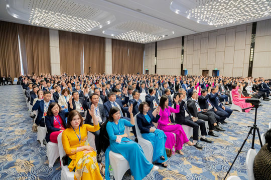 Năm 2024, TKV phấn đấu thu nhập bình quân người lao động trên 17 triệu/tháng Năm 2024, TKV phấn đấu thu nhập bình quân người lao động trên 17 triệu/tháng