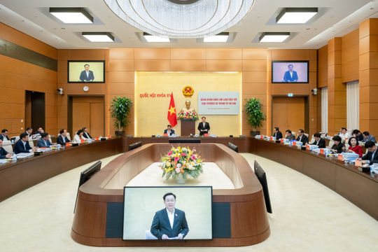 Tạo điều kiện thuận lợi nhất về khung khổ thể chế cho thủ đô Hà Nội phát triển Tạo điều kiện thuận lợi nhất về khung khổ thể chế cho thủ đô Hà Nội phát triển