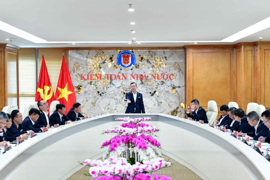 Thực hiện tốt các nhiệm vụ trọng tâm, đảm bảo tiến độ, chất lượng, hiệu quả Thực hiện tốt các nhiệm vụ trọng tâm, đảm bảo tiến độ, chất lượng, hiệu quả