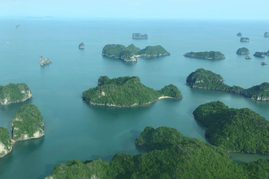 Lần đầu tiên trình diễn ánh sáng bằng máy bay không người lái tại Carnaval Hạ Long