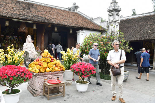 Khai thác giá trị kinh tế, song cần tránh thương mại hóa lễ hội Khai thác giá trị kinh tế, song cần tránh thương mại hóa lễ hội