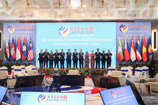 Thúc đẩy kết nối và tự cường trong ASEAN