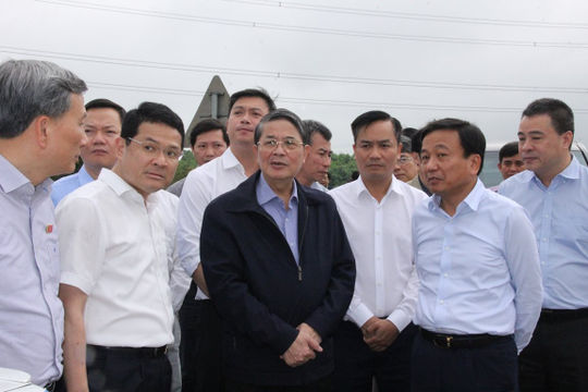 Kiến nghị đầu tư mở rộng cao tốc đoạn Cam Lộ - La Sơn  Kiến nghị đầu tư mở rộng cao tốc đoạn Cam Lộ - La Sơn