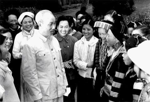 Mọi gia đình đều đoàn kết để thành xã hội đại đoàn kết Mọi gia đình đều đoàn kết để thành xã hội đại đoàn kết
