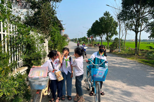 Hà Nội: Mưa phùn về đêm và sáng sớm, trưa chiều trời nóng như mùa hè