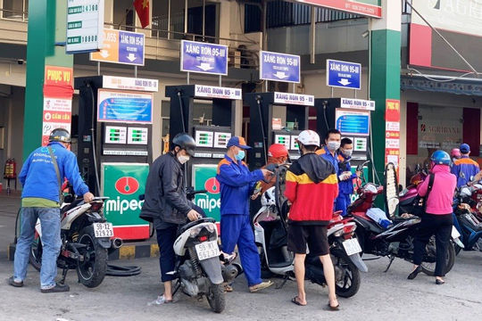 Xử lý nghiêm vi phạm pháp luật về thuế đối với cơ sở kinh doanh xăng dầu