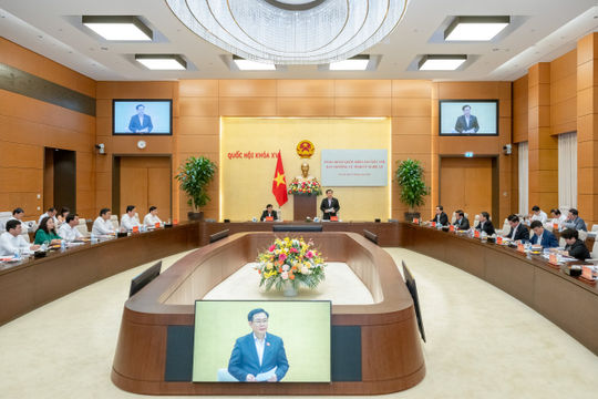 Xây dựng cơ chế, chính sách đặc thù phát triển tỉnh Nghệ An theo tinh thần Nghị quyết số 39-NQ/TW