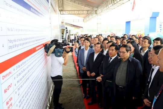 Cao tốc Bắc – Nam: Gỡ “nút thắt” để tăng tốc Cao tốc Bắc – Nam: Gỡ “nút thắt” để tăng tốc