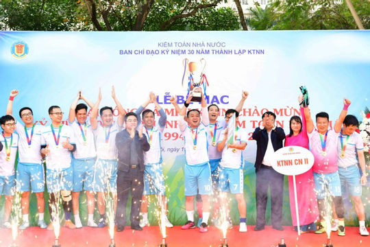 Khơi dậy niềm tự hào, khát vọng cống hiến