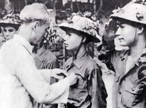 Gặp mặt, tri ân các chiến sĩ Điện Biên Gặp mặt, tri ân các chiến sĩ Điện Biên