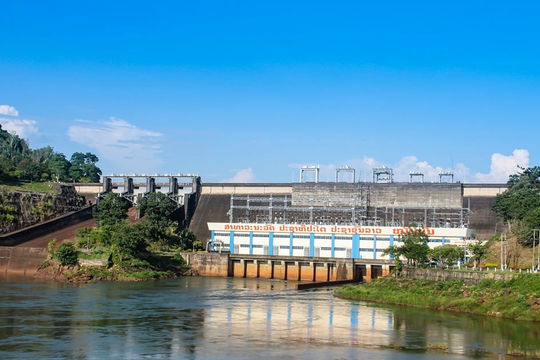 Tăng cường hợp tác trong lĩnh vực năng lượng với Lào