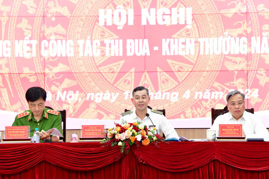 Công tác thi đua góp phần quan trọng vào thực hiện nhiệm vụ chính trị Công tác thi đua góp phần quan trọng vào thực hiện nhiệm vụ chính trị