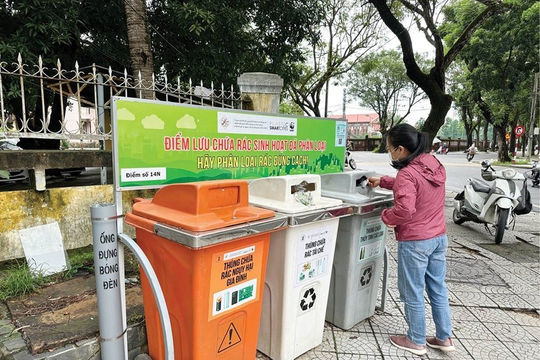 Phân loại rác tại nguồn: Để chính sách đi vào cuộc sống! Phân loại rác tại nguồn: Để chính sách đi vào cuộc sống!
