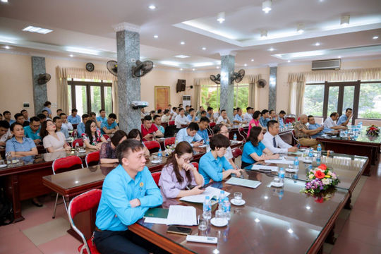 Công ty CP Phân lân Văn Điển: Nỗ lực nâng cao đời sống người lao động