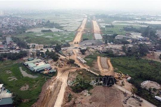 Hà Nội tăng tốc phát triển kinh tế, xã hội và hạ tầng Hà Nội tăng tốc phát triển kinh tế, xã hội và hạ tầng