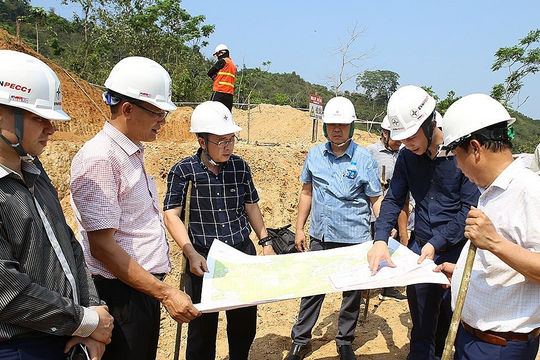 Tháo gỡ vướng mắc dự án đường dây 220kV nhập khẩu điện từ Lào về Việt Nam