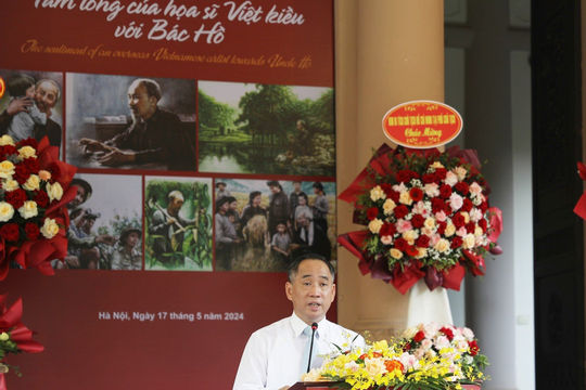 Sáng ngời tấm gương Chủ tịch Hồ Chí Minh qua ảnh