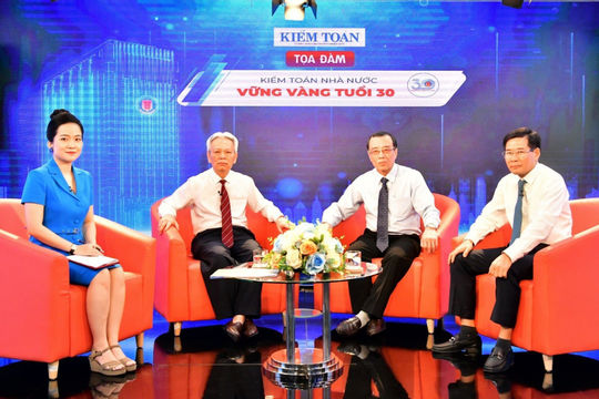 30 năm đồng hành và bảo vệ lợi ích công