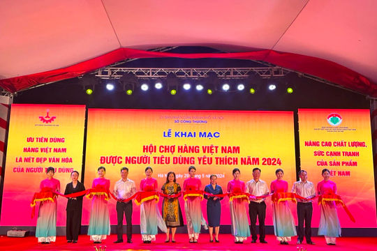 Hà Nội: Khai mạc Hội chợ hàng Việt Nam được người tiêu dùng yêu thích