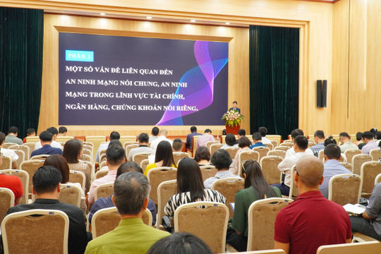 Tập huấn về an ninh phi truyền thống cho các công ty chứng khoán Tập huấn về an ninh phi truyền thống cho các công ty chứng khoán